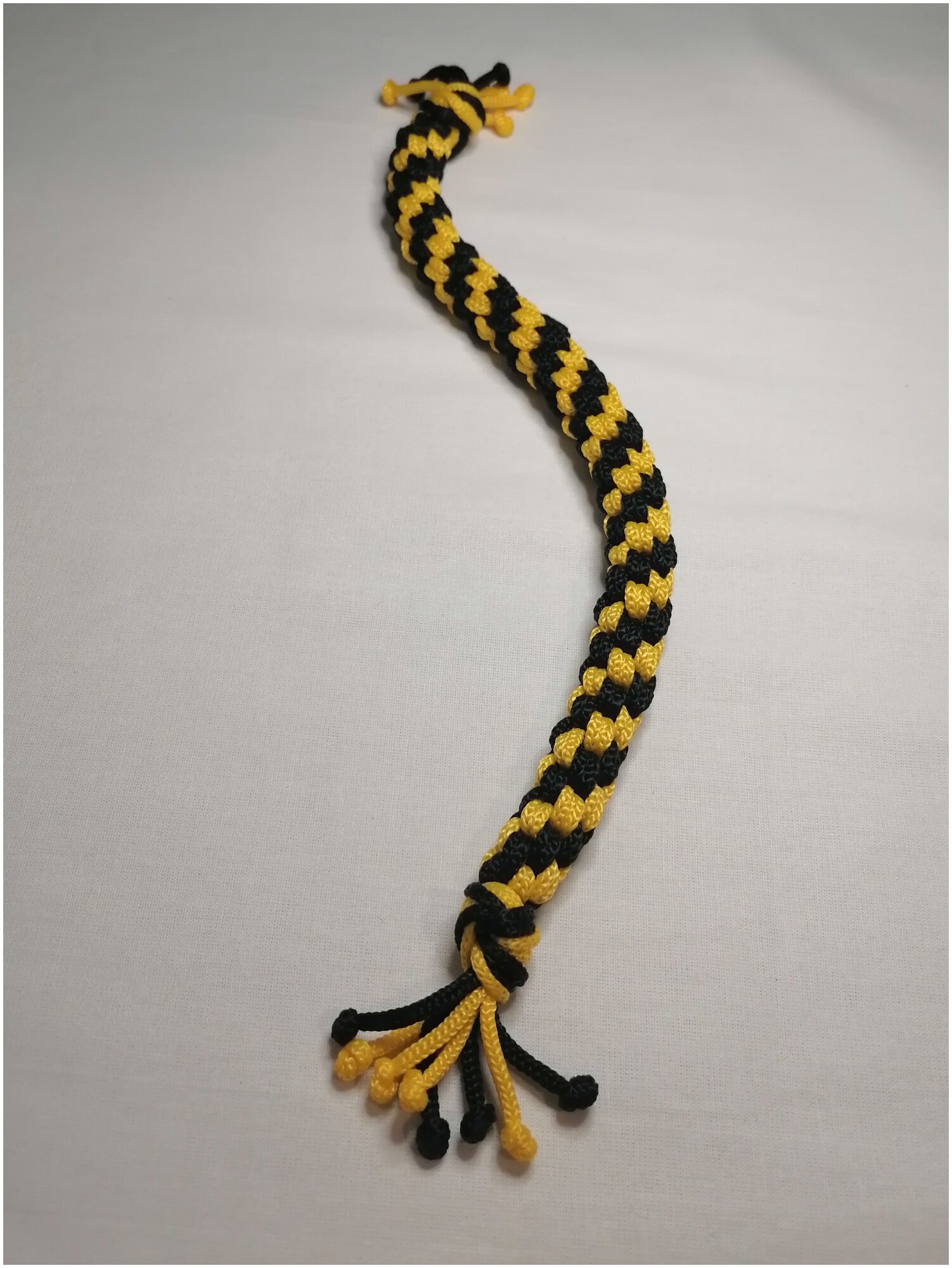 Игрушка для средних пород собак "Канатик-Кусатик" 30 см, черно-желтый