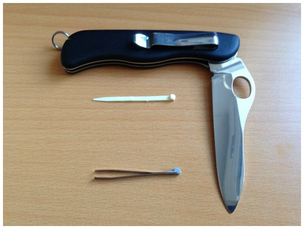 Нож Victorinox Sentinel one hand Belt-clip, 0.8416. M3
