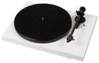 Виниловый проигрыватель Pro-Ject Debut Carbon 2M-Red Piano Black