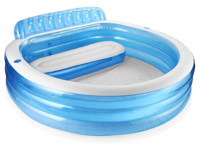 swim center family lounge