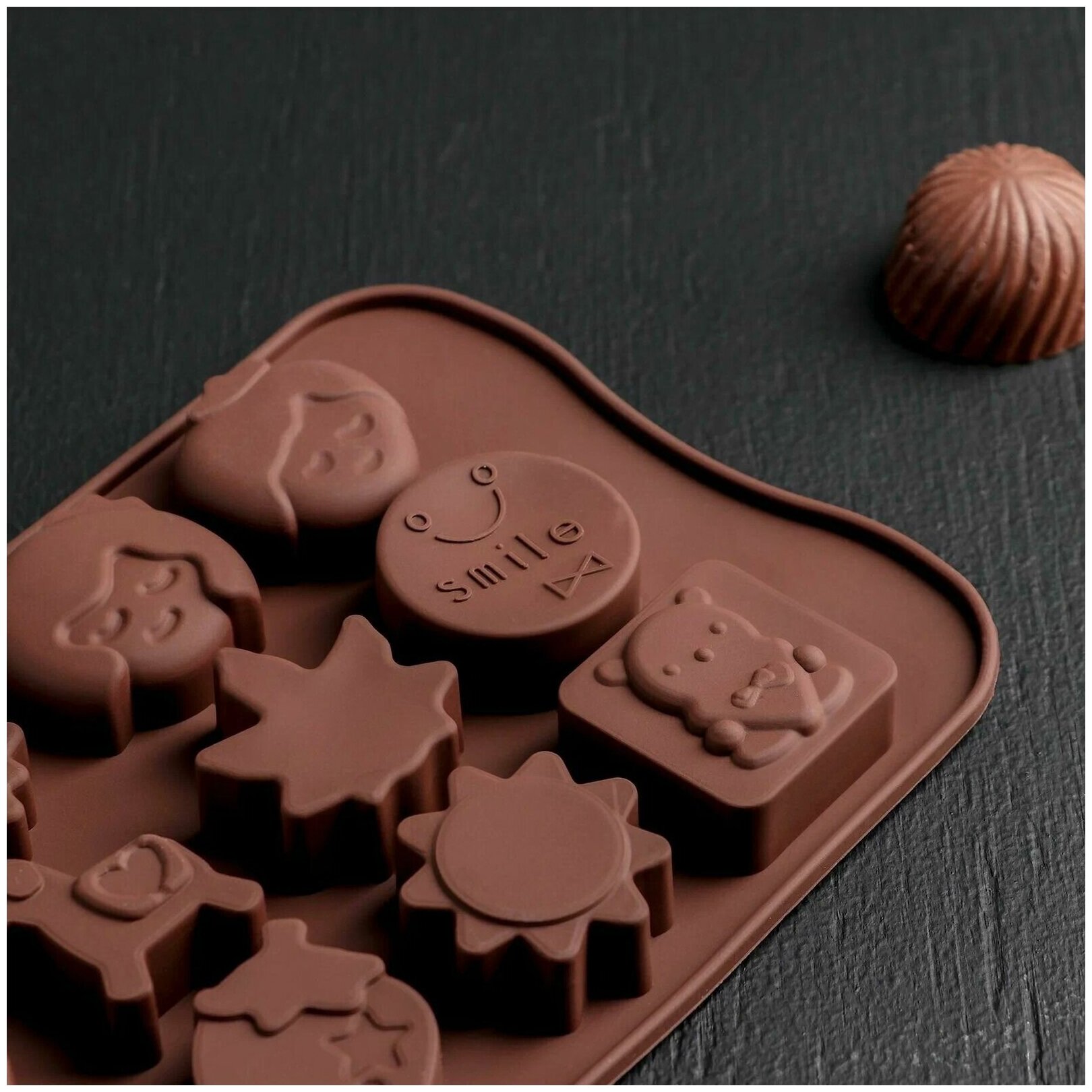 Форма для шоколадных конфет силиконовая "Пара, Cлон, LoVe, Клубника", 15 ячеек - фотография № 2