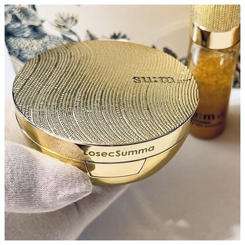 SU:M37 Антивозрастной кушон на основе сыворотки Losec Summa тон 01 ( светлый беж ) SPF50+PA+++