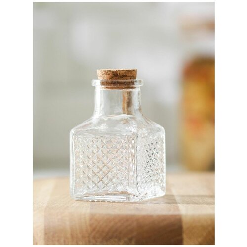 Бутылочка для массажных и косметических масел Графинчик, стекло, 7 см, 50 мл + масло в подарок