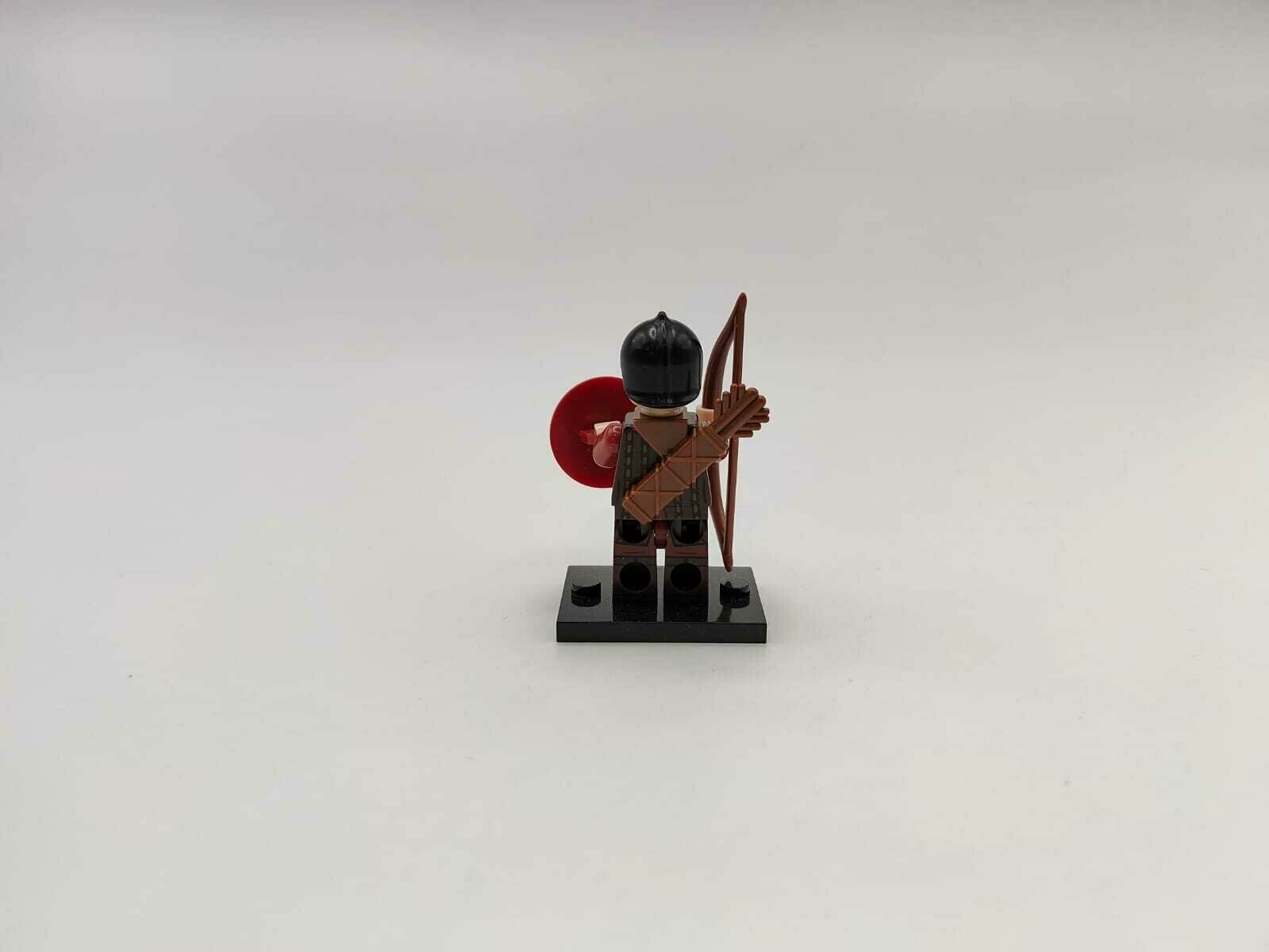 Минифигурка «Лучник Ланнистеров», фигурка из коллекции "Войска домов" из "Игры престолов", совместима с конструкторами Lego — фото 1