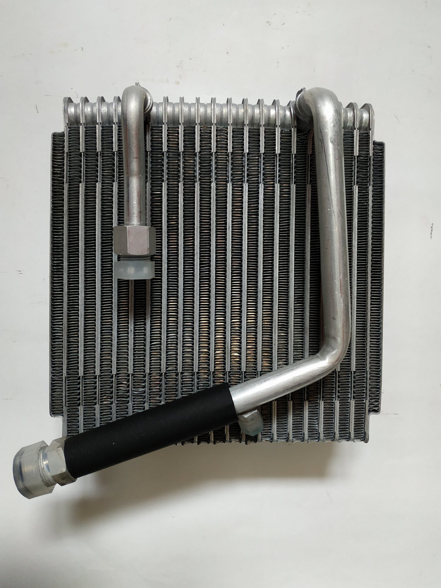 Радиатор кондиционера салонный Hover (8107100K00)