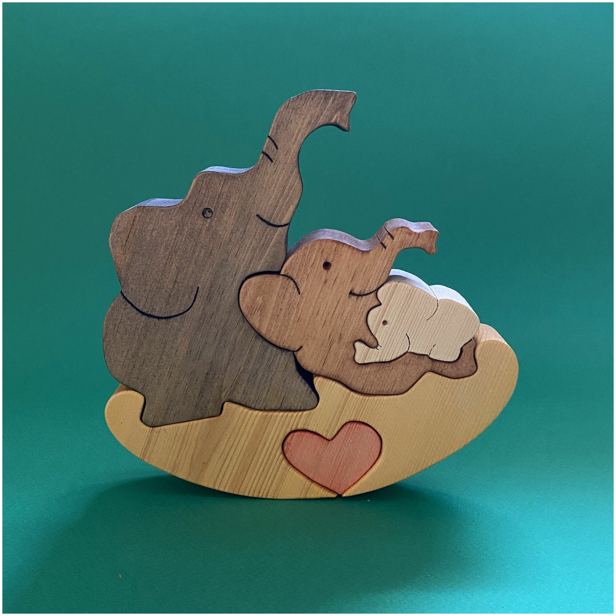 Статуэтка из дерева "Качалка Семья слоников"