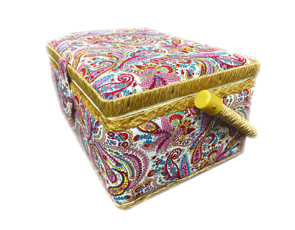 фото Шкатулка для рукоделия "Турецкий огурец" с органайзером, розовая