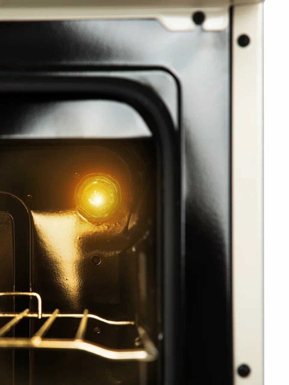 Газовая плита Danke 6060.03г Ретро Бежевый цвет в размере 60x60см с газовой духовкой (чугунные решетки) - фотография № 6