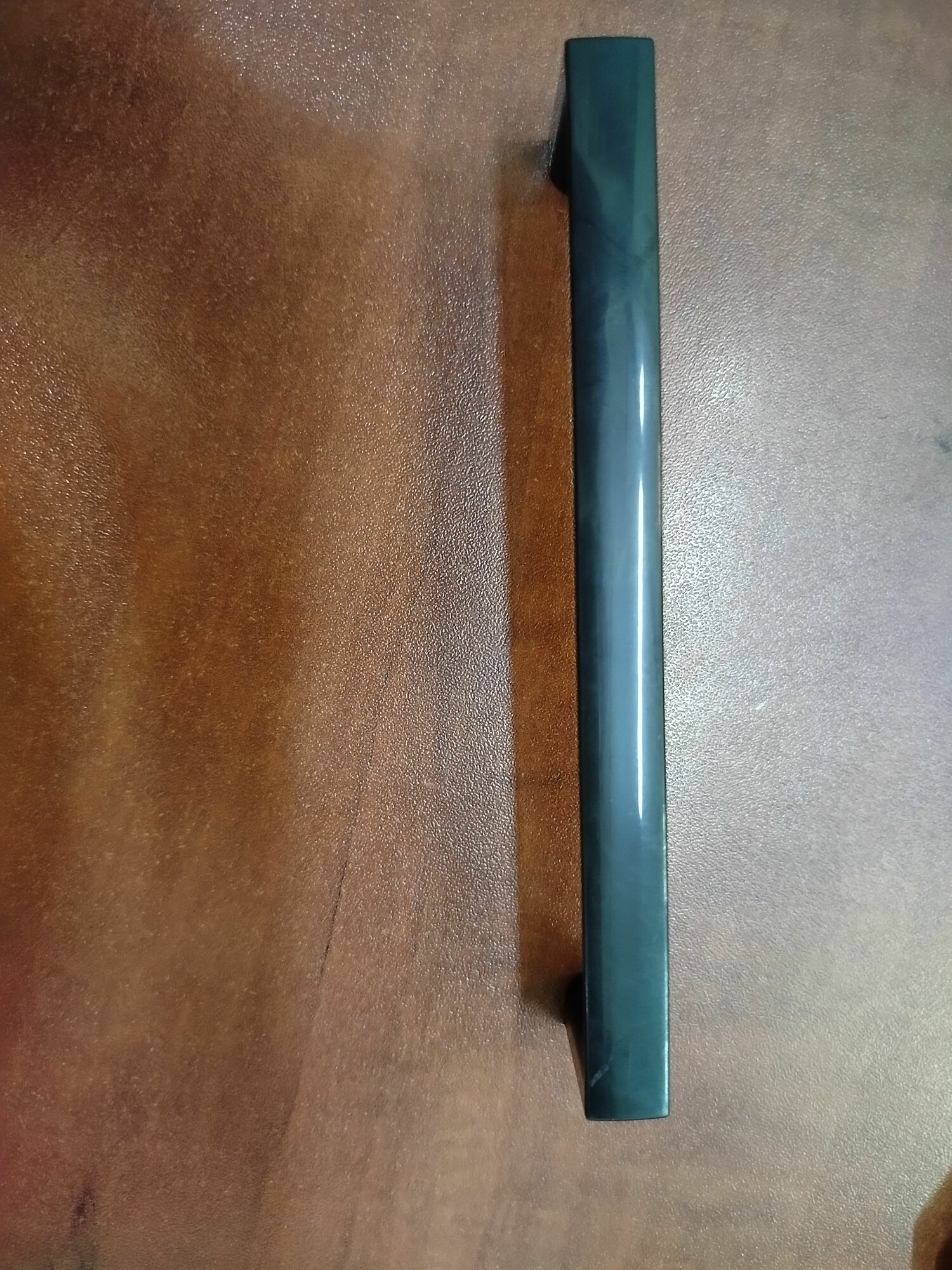 фото Ручка мебельная 135мм, пластик