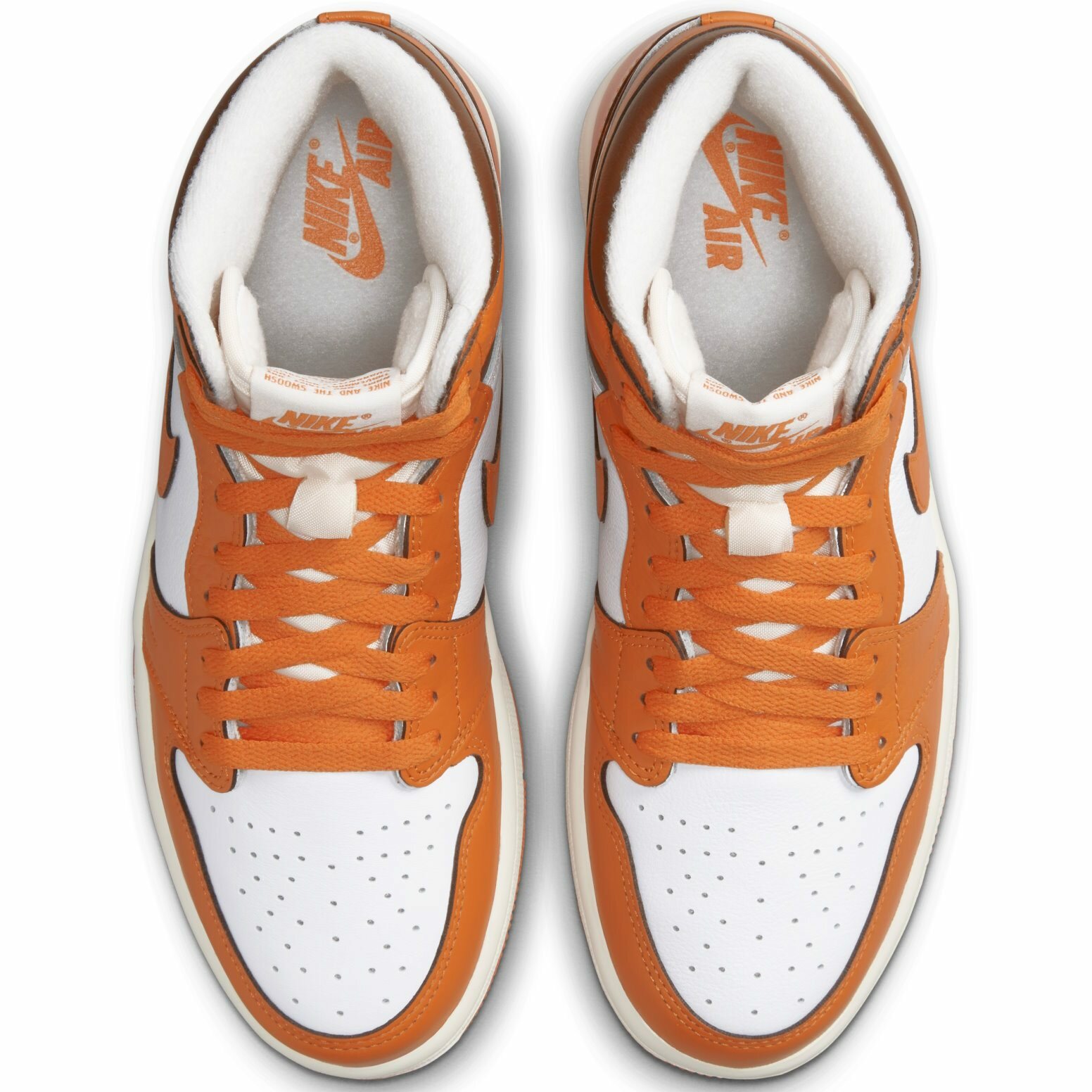 Кроссовки Jordan WMNS AIR JORDAN 1 RETRO HI OG, размер 7 US, белый, оранжевый — фото 1