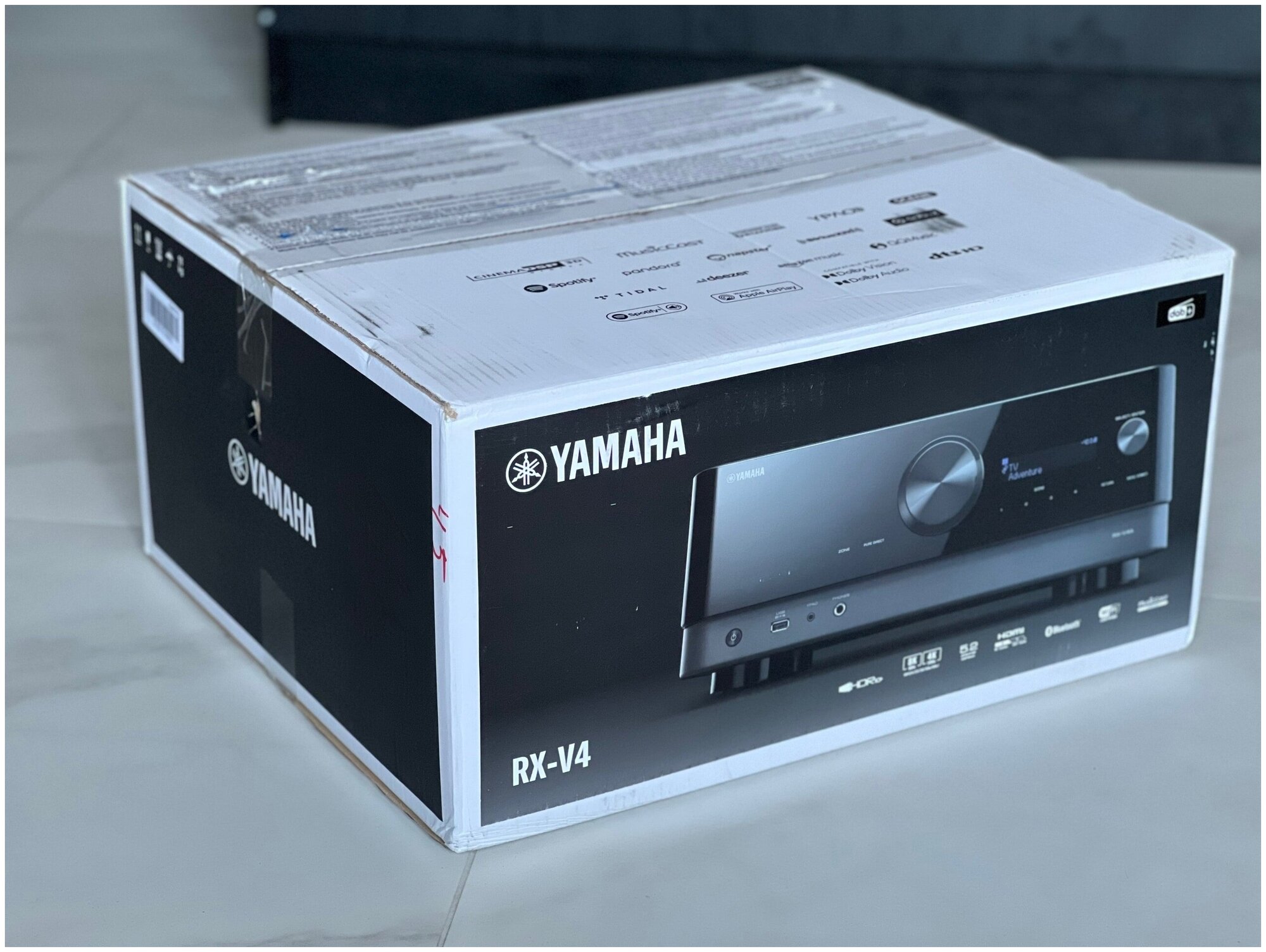 Ресивер AV Yamaha RX-V4A 5.2 черный