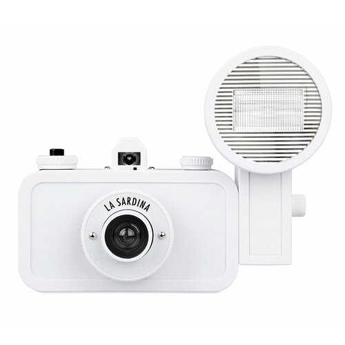 Плёночный фотоаппарат Lomography La Sardina Flash DIY 7990₽