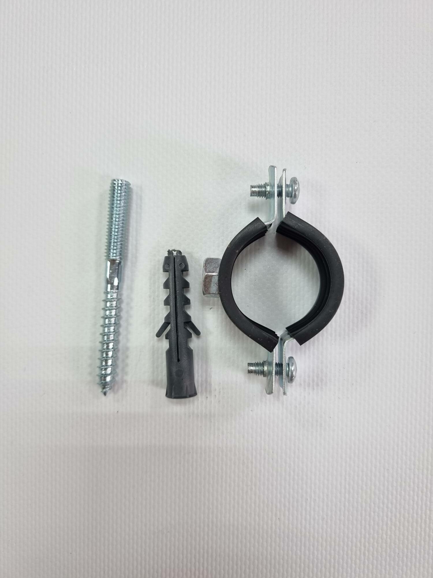 Хомут для труб сантехнический 3/4", 25-30 мм, 2 шт, оцинкованная сталь, с резиновой прокладкой, шпилькой и дюбелем, металлический