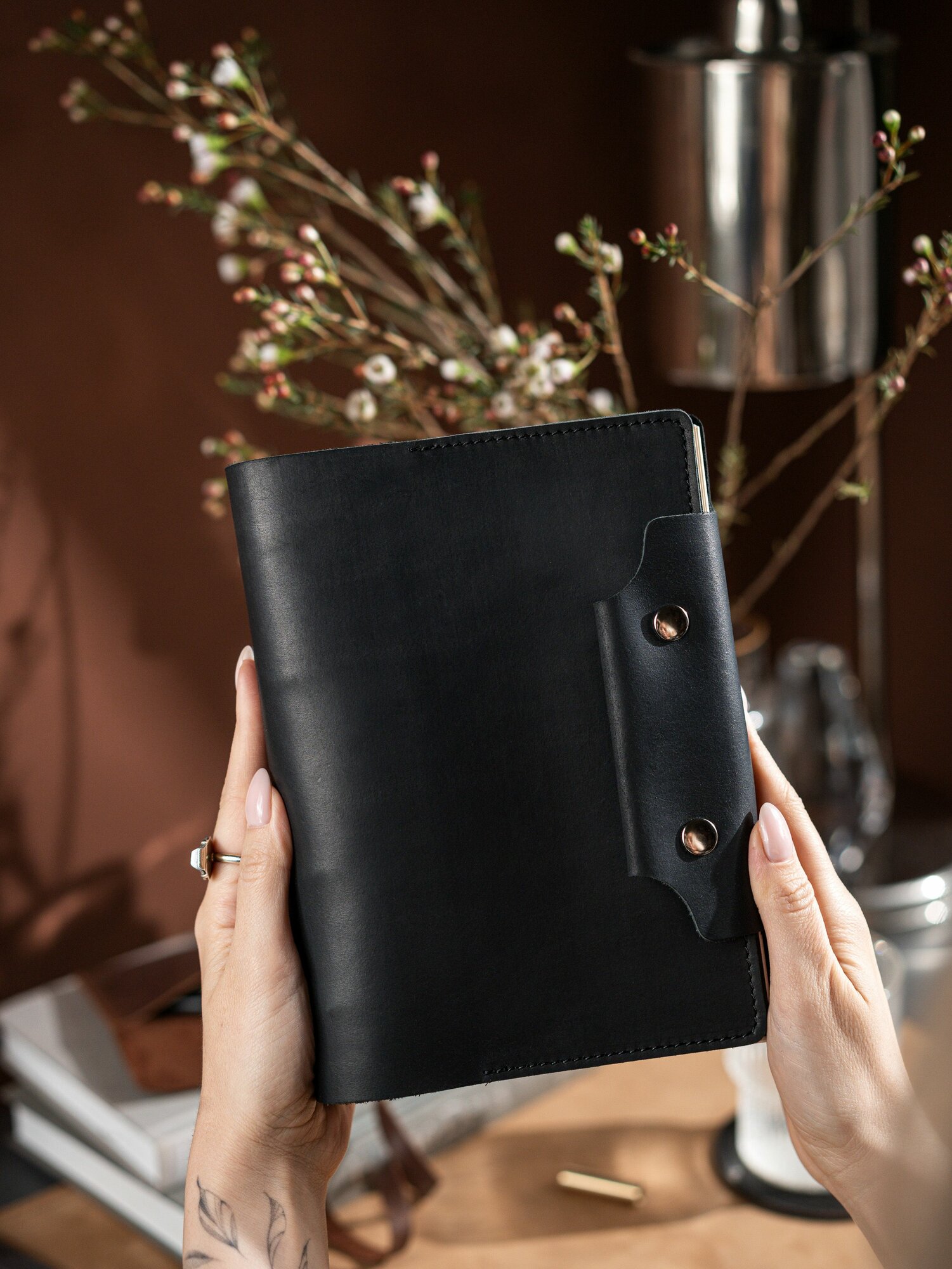 Ежедневник А5 с обложкой из натуральной кожи/Блокнот на кольцах со сменными блоками недатированный — фото 1