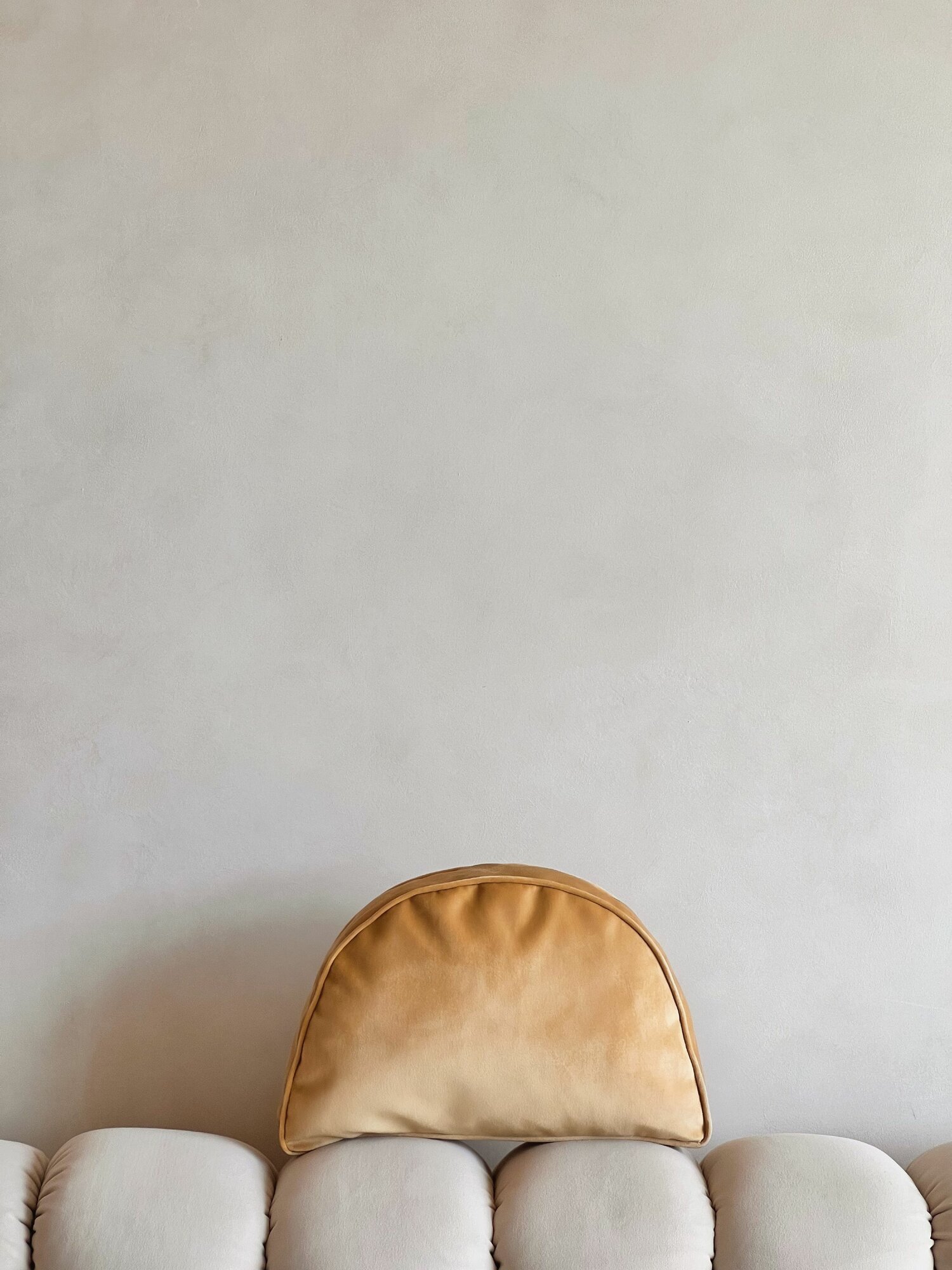 Подушка декоративная полукруглой формы в карамельном оттенке DAPA Designs