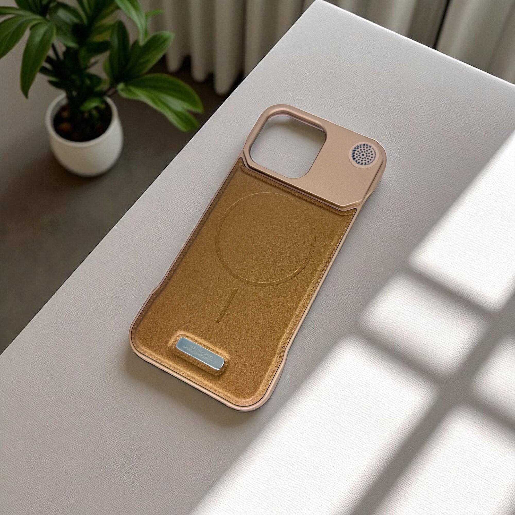 Чехол MetallAroma Desert для iPhone 16 Pro Max, с ароматической вставкой, MagSafe дизайн, металлический верх, эко-кожа — фото 1