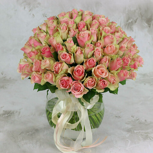Изображение товара Букет Букет Маркет, 101 роза Кения, зелено-розовый, высота 40см
