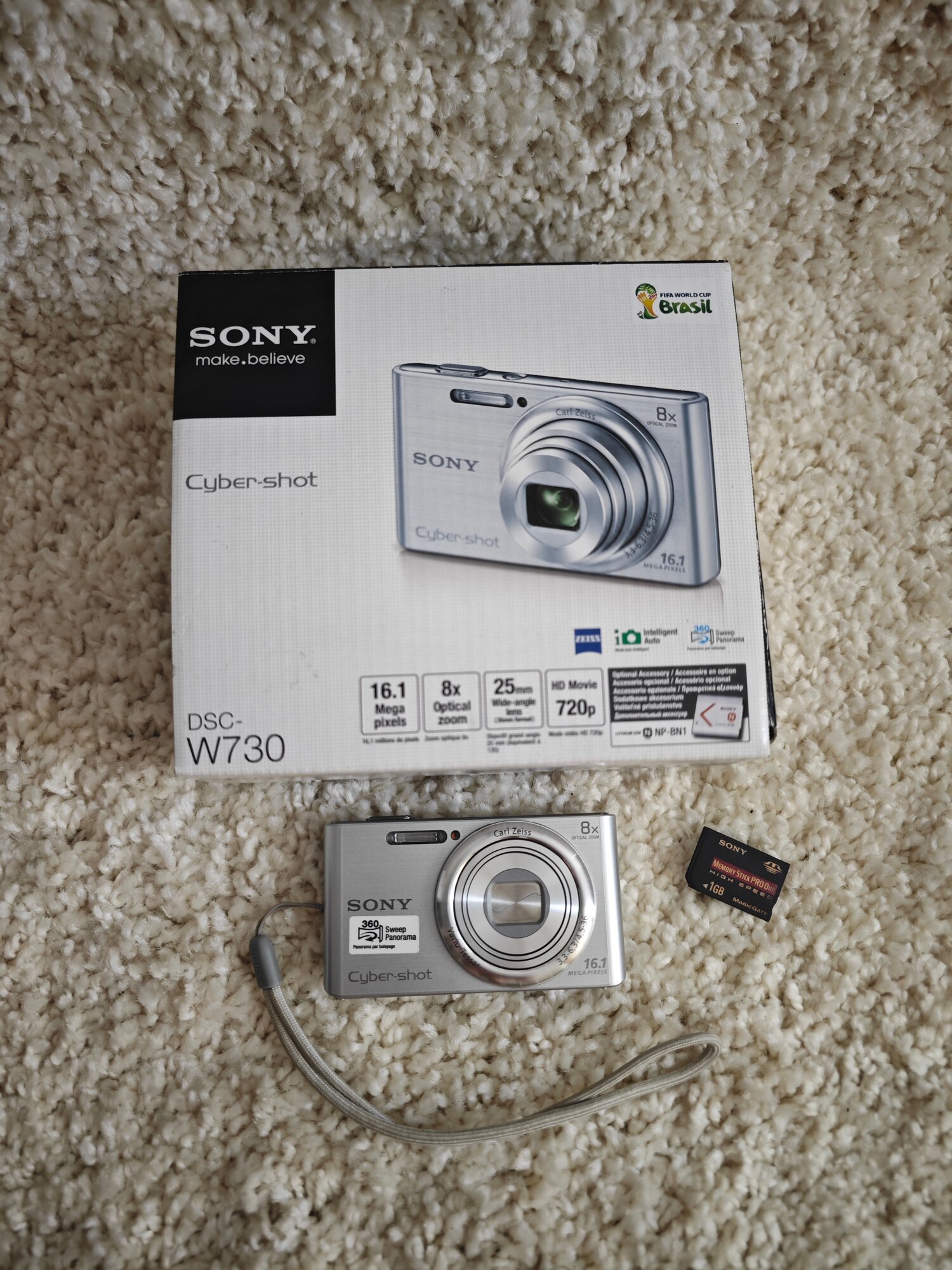 Компактный фотоаппарат Sony DSC-W730