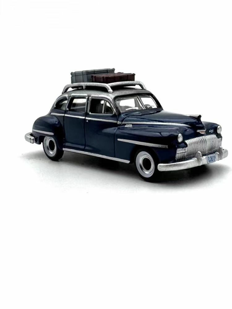 Машинка металлическая Kоллекционная модель Oxford 1:87 The Desoto station wagon