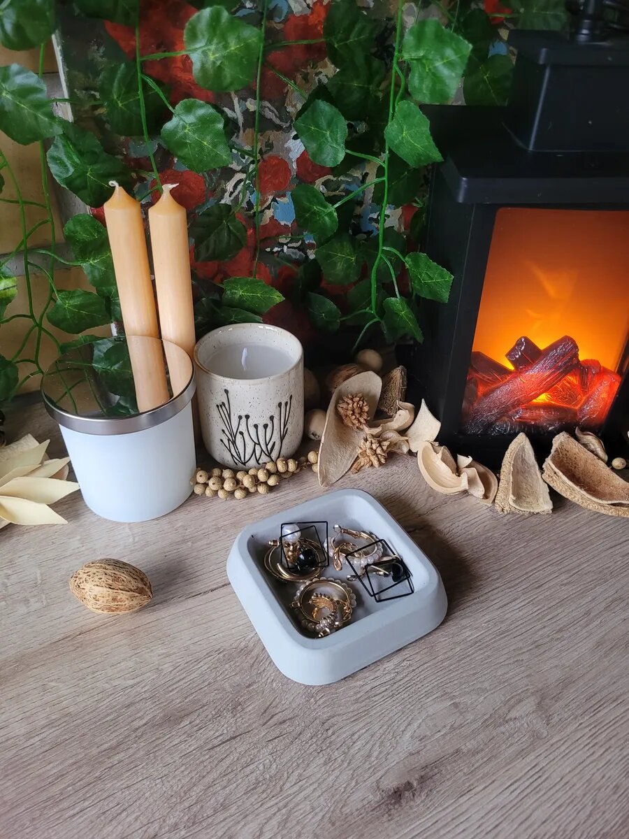 Декоративный квадратный поднос из бетона S