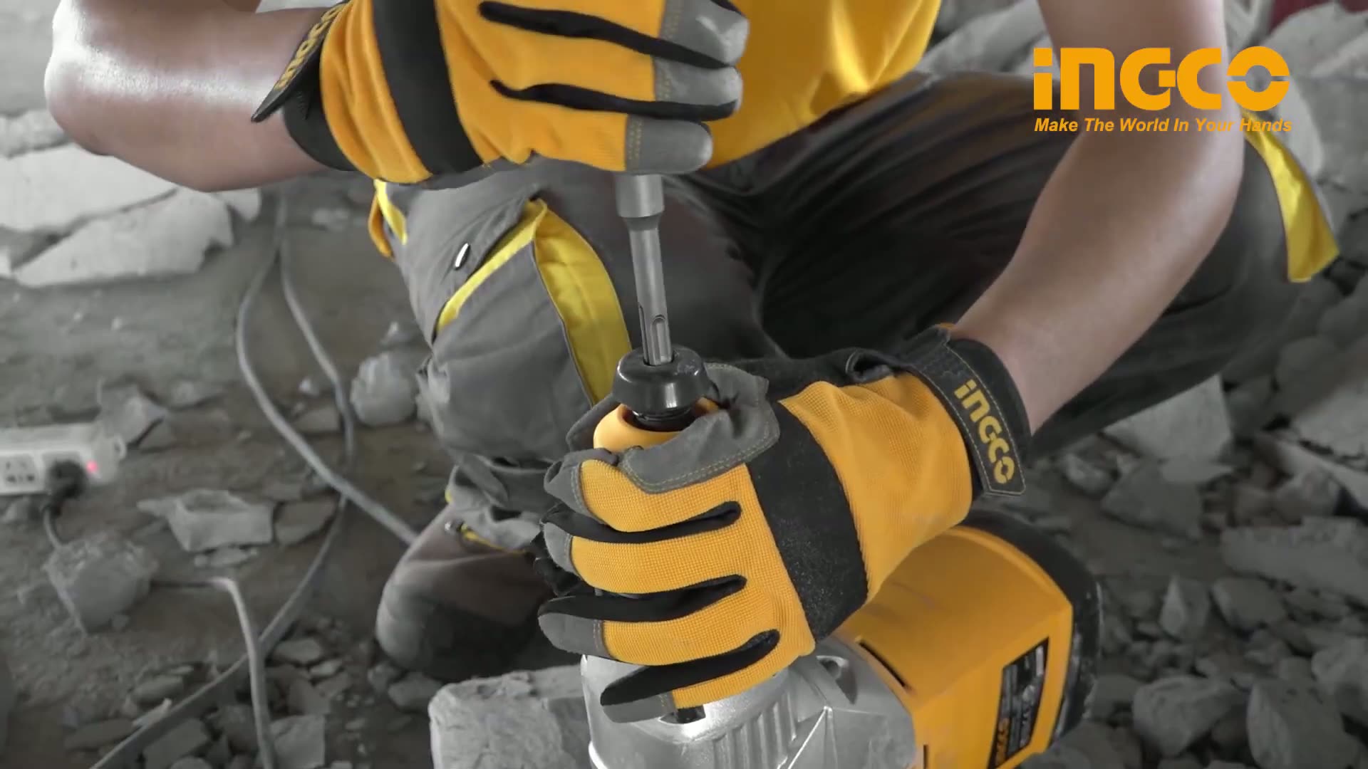 Перфоратор INGCO RH15008, высокая производительность, компактный размер и вес — фото 1