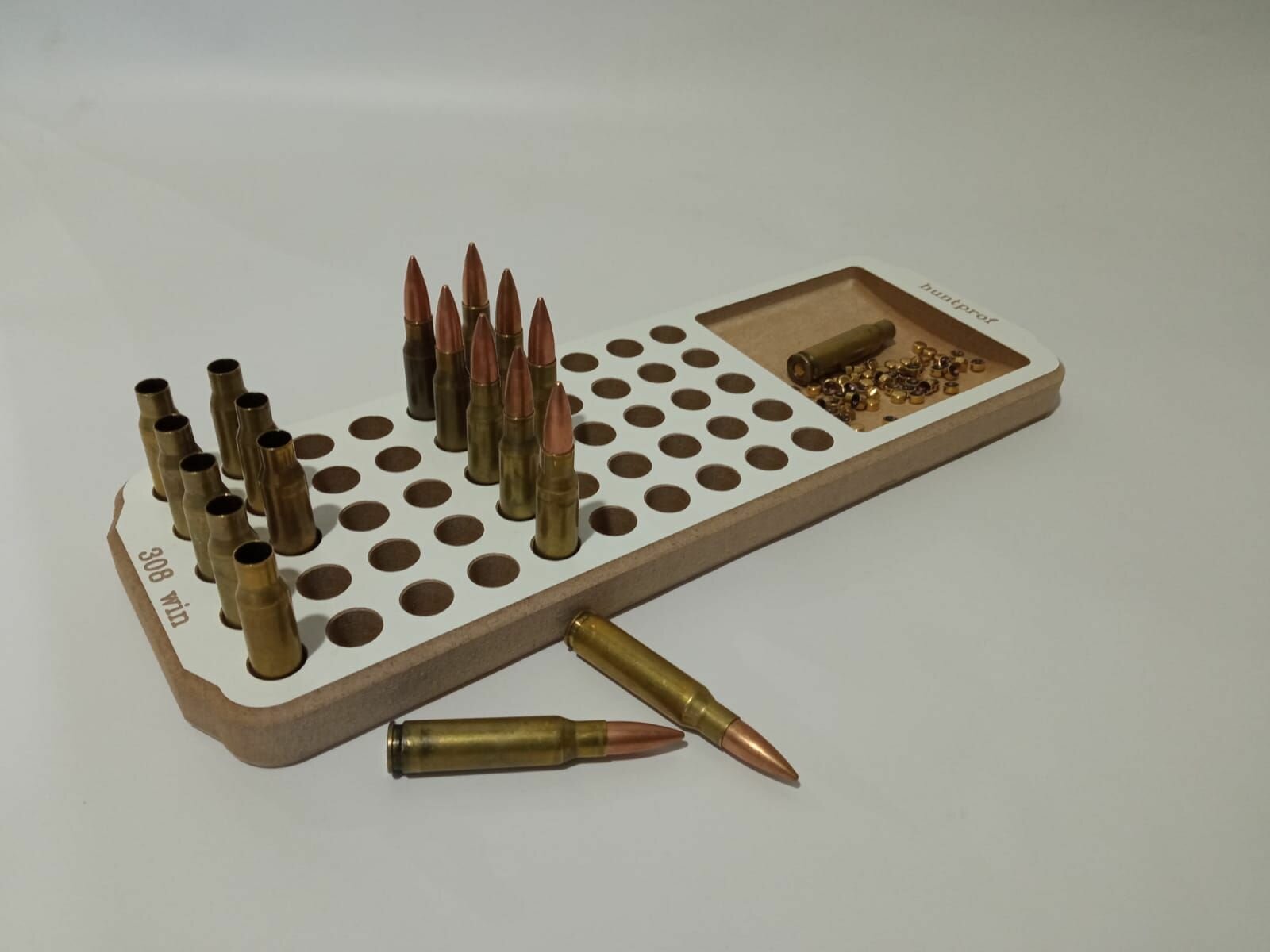 Подставка с выемкой для гильз и патронов калибр 7.62х39 / доска для сборки патронов