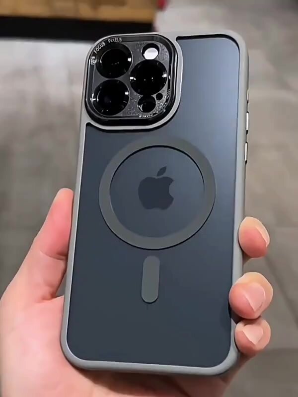 Чехол для iPhone 12 с защитой камеры ARMOR CASE магнитный противоударный с MagSafe — фото 1