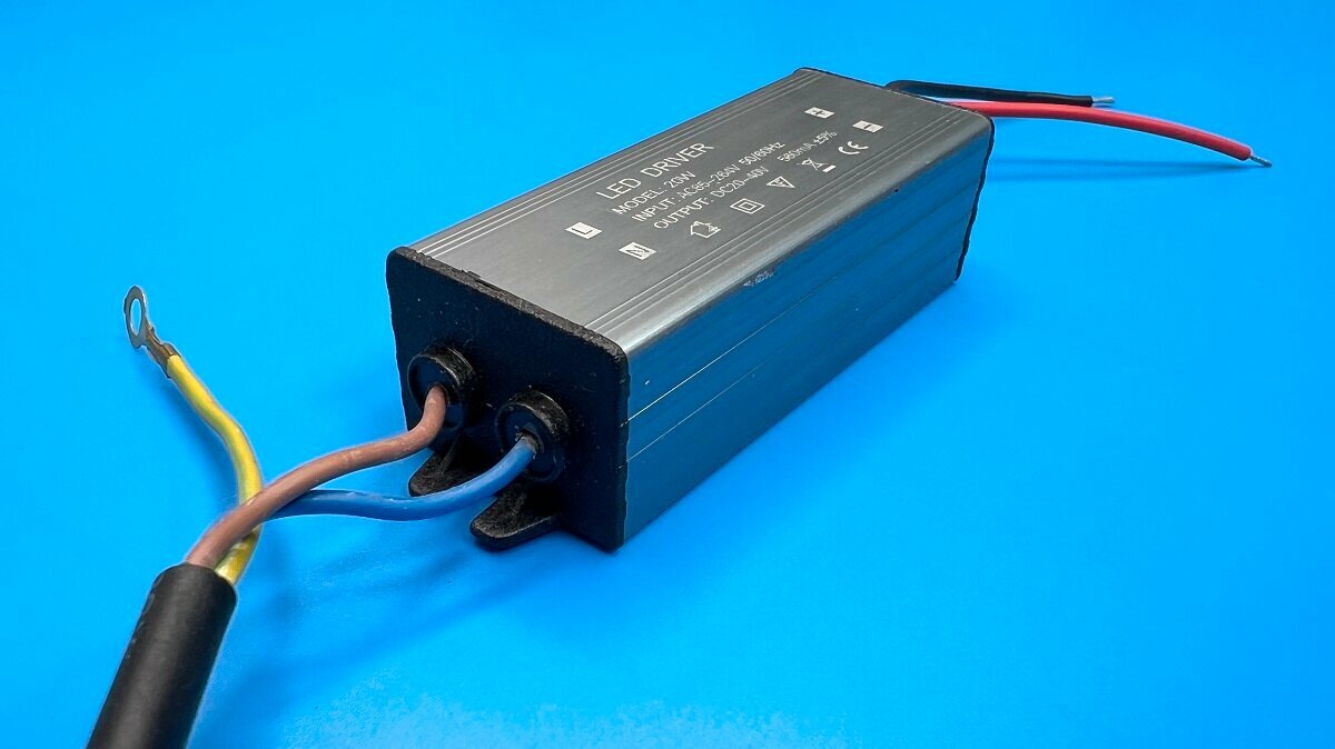 Драйвер тока светодиодов одноканальный AC-DC 20w, 20-40v, 560mA, ip65 — фото 1