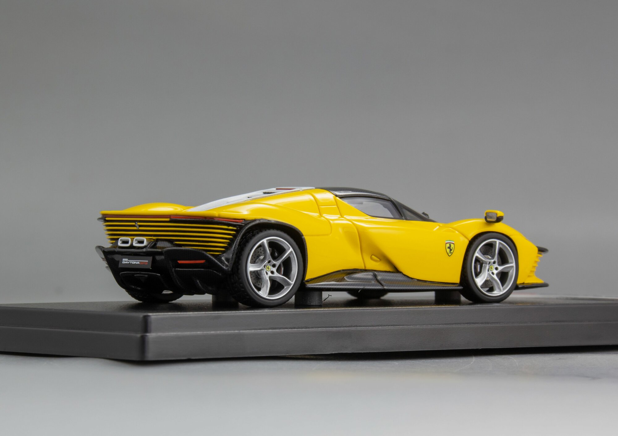 Масштабная модель Ferrari Daytona SP3 — фото 1