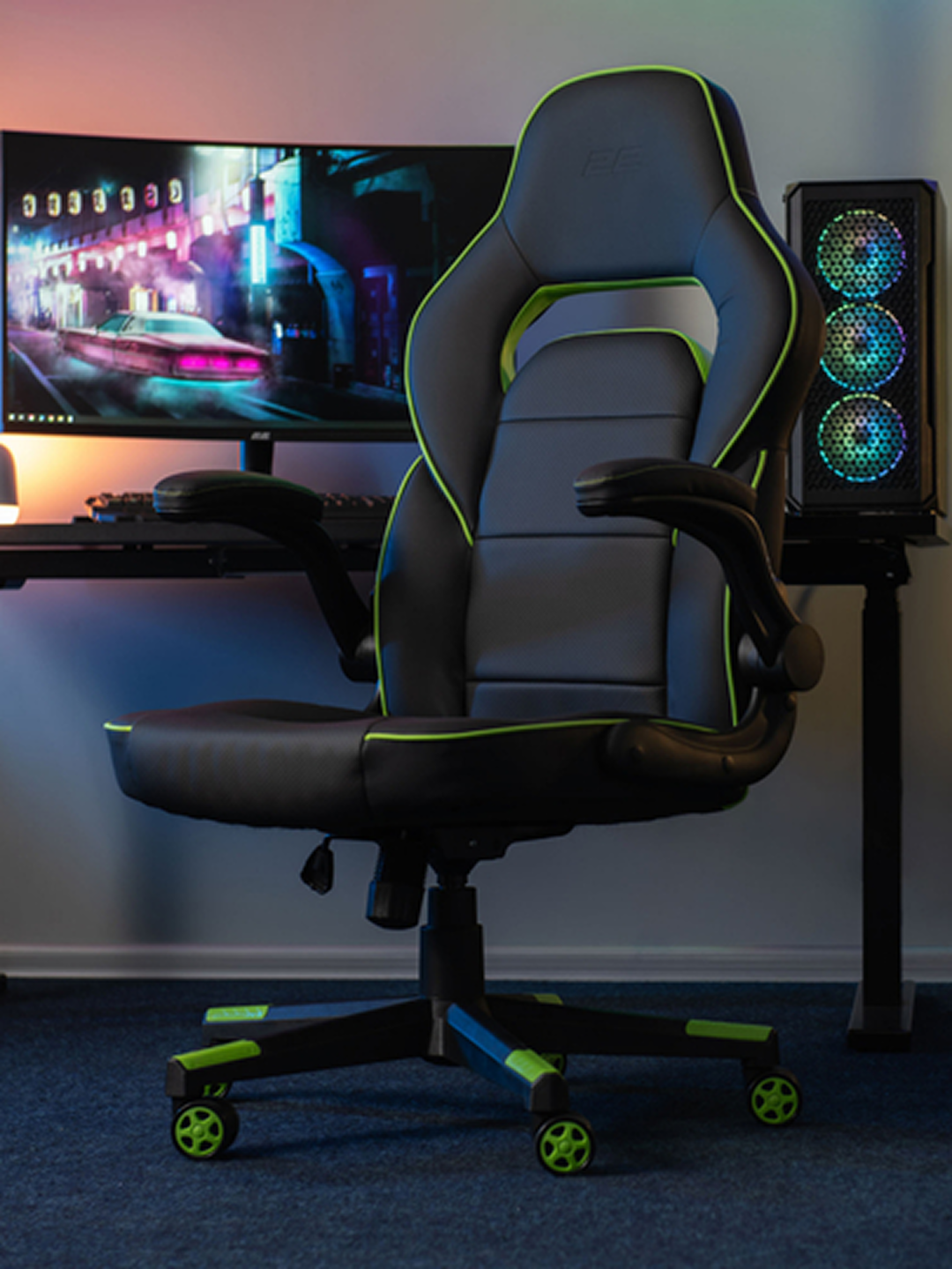 Игровое кресло 2E Gaming HEBI, экокожа, вращение, до 100кг черно-зеленый