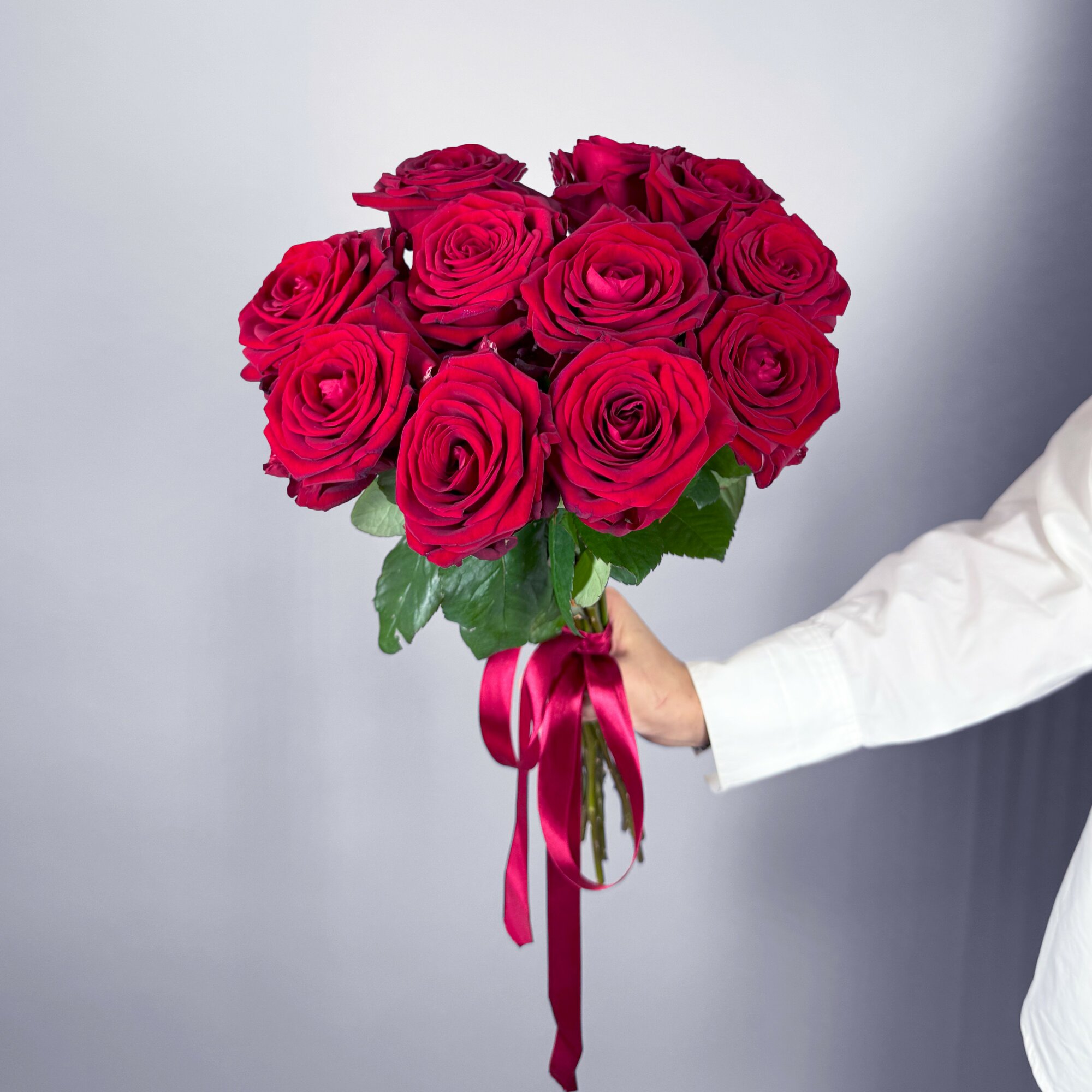 Букет живых цветов красные розы 11 шт. 50 см. "Ред наоми" флау стор