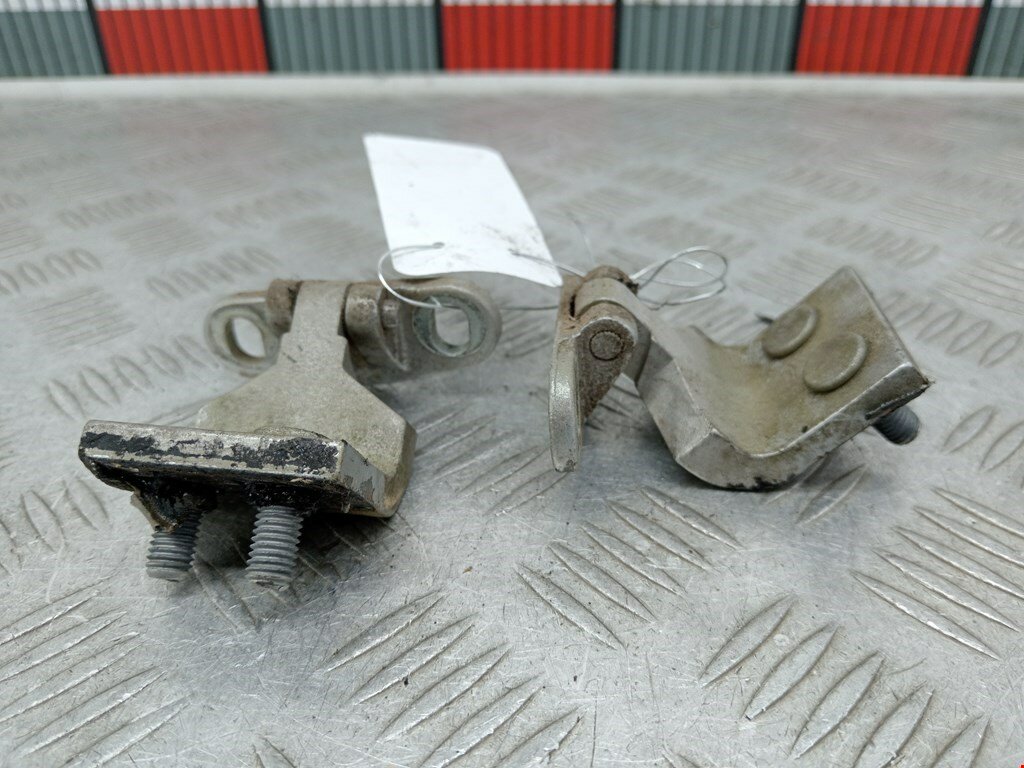 Петля крышки (двери) багажника Volkswagen Sharan 1 7M3827302 арт. 2222262