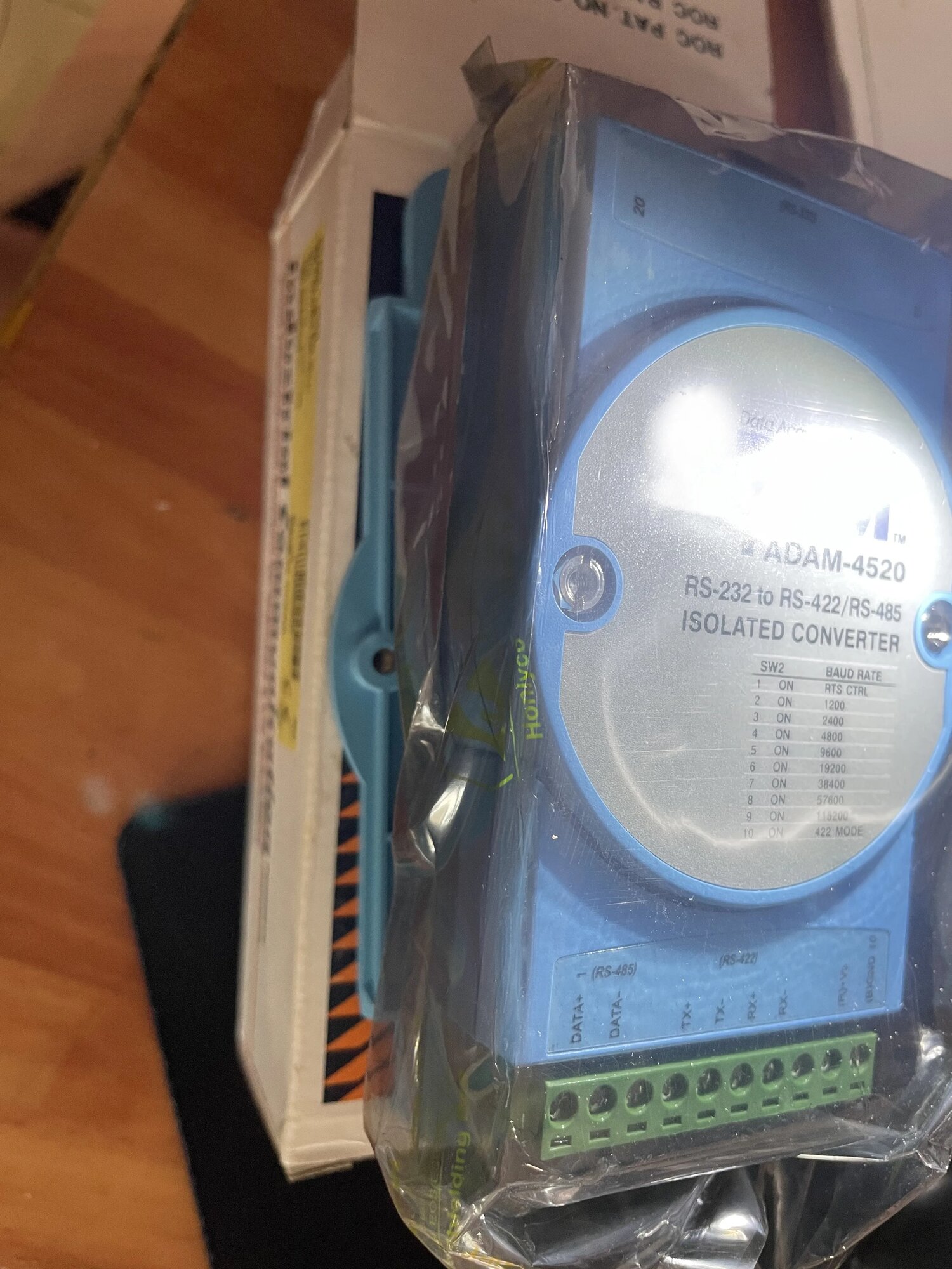 Новый оригинальный последовательный преобразователь ADAM-4520-D2 RS232 в RS422/RS485