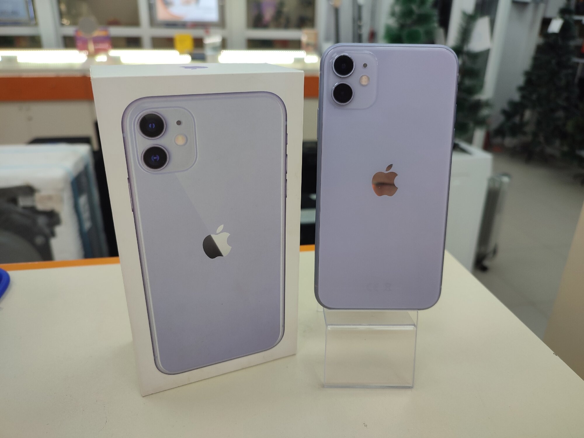 Смартфон Apple iPhone 11 128 ГБ, Dual: nano SIM + eSIM, фиолетовый, Б/У, Уценка