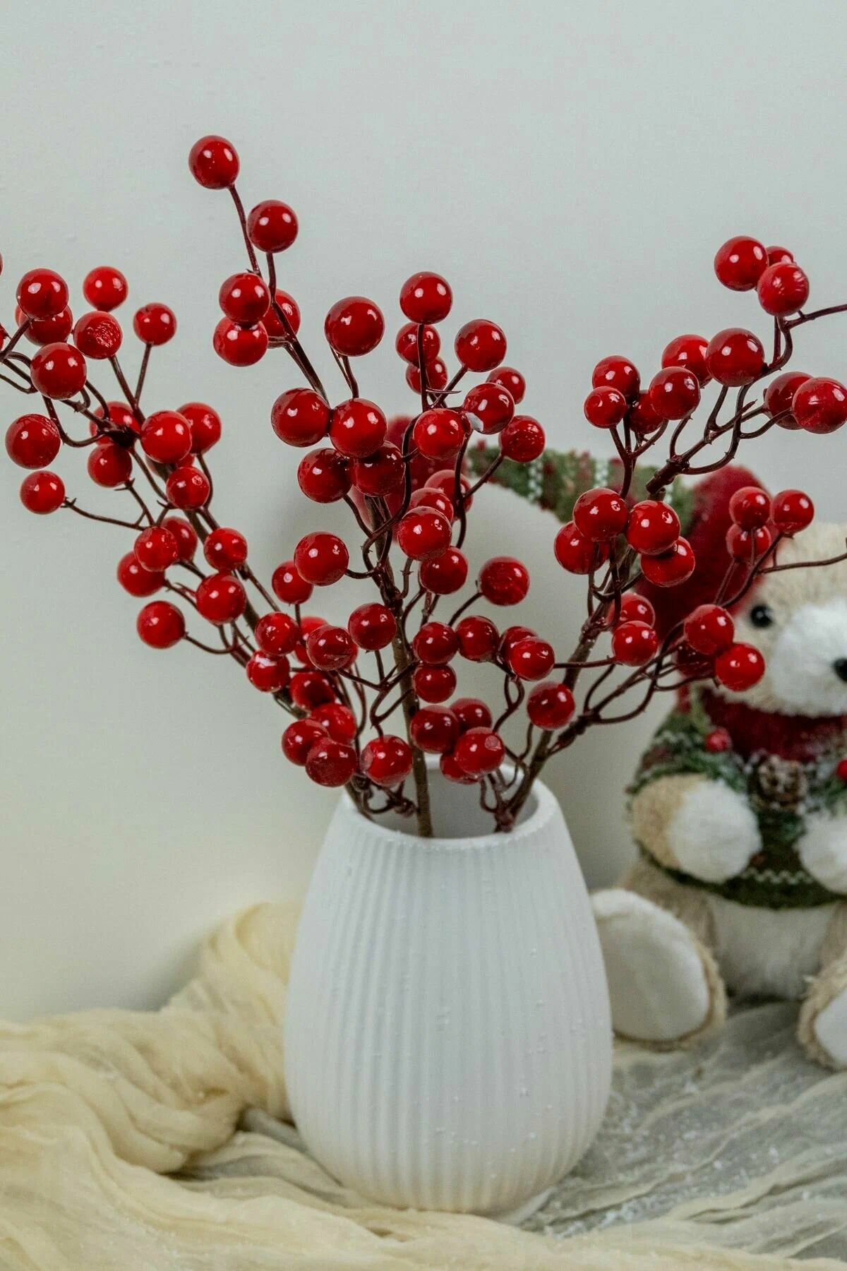 Новогодние ветки Ягоды для декора и букетов красные 3шт 65 см для декора интерьера