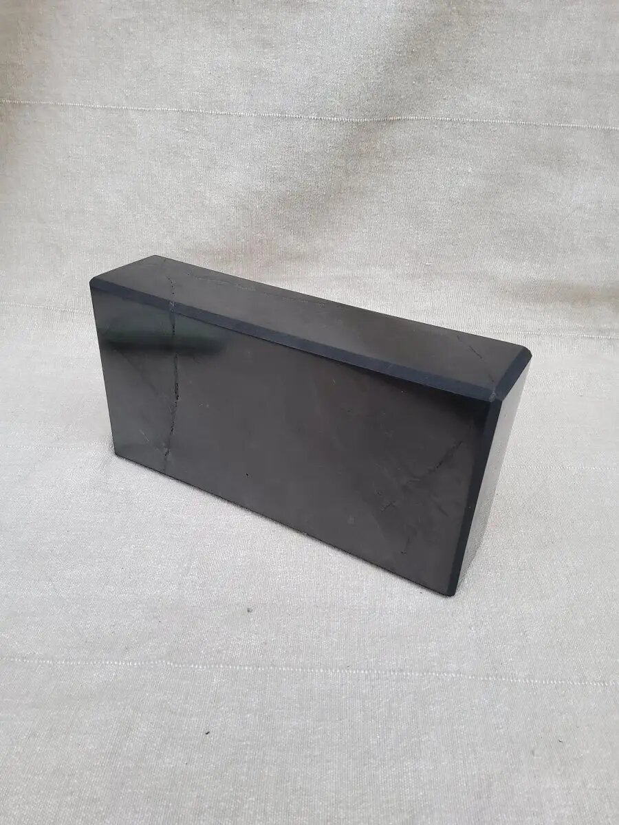 Кирпич из Шунгита полированный. Натуральный камень 20х10х5см