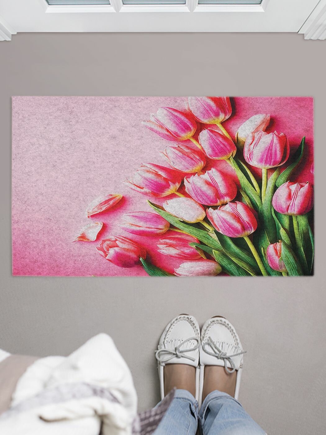Коврик придверный в прихожую с принтом "Букет тюльпанов" 45 на 75 см , JoyArty, серия 8 марта