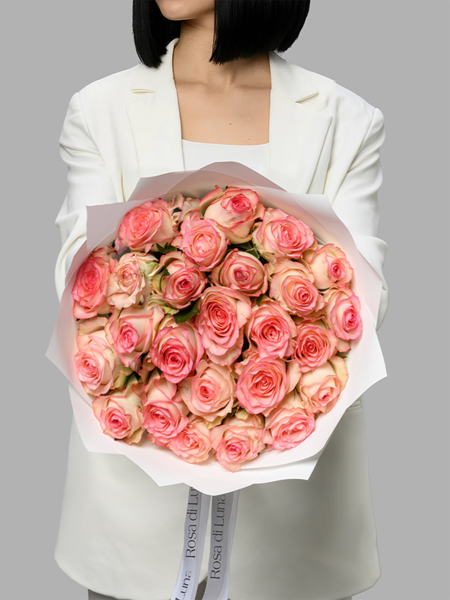 Букет из 23 розовых кенийских роз Rosa Di Luna (Роза Ди Луна)