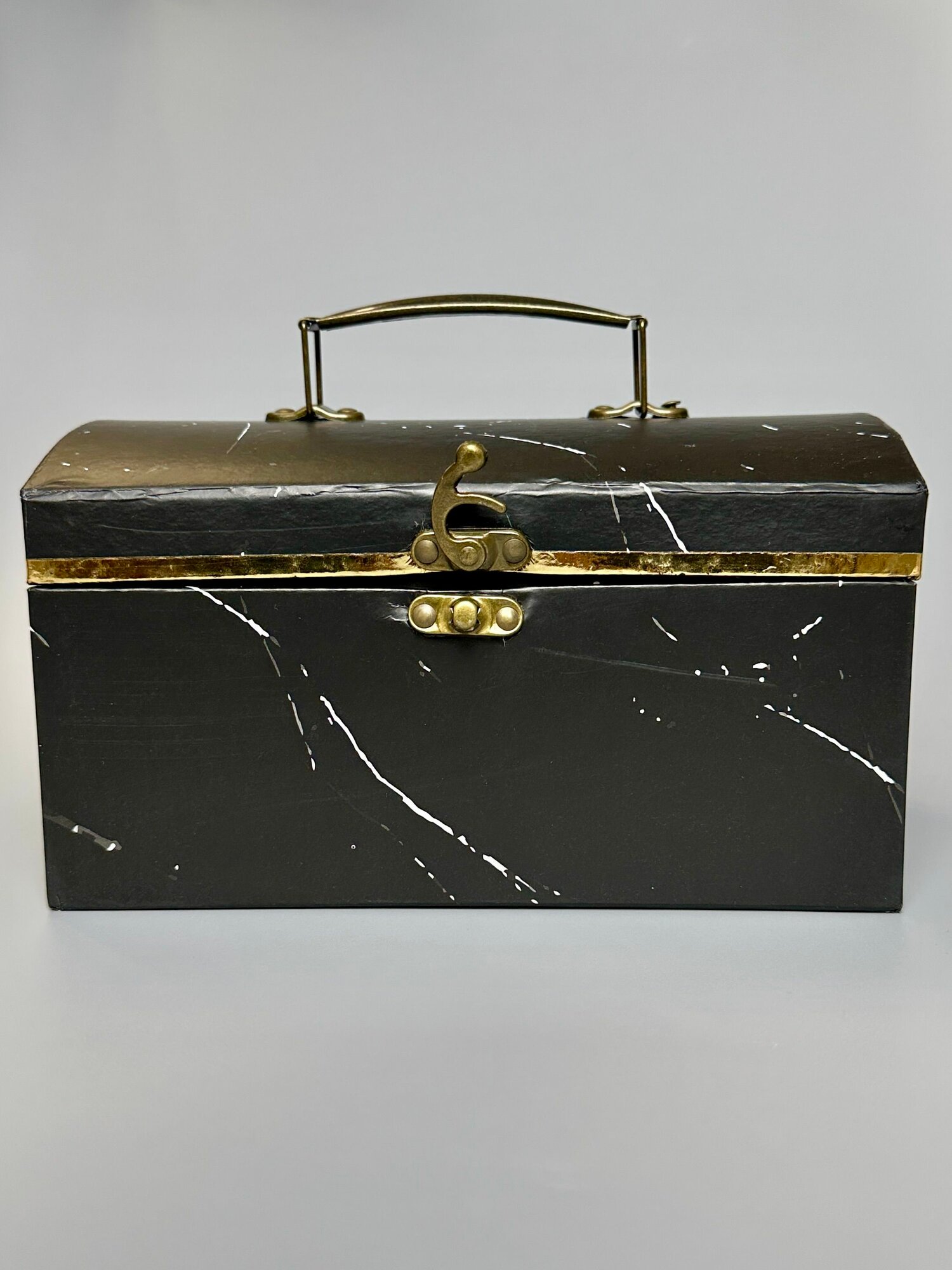 Праздничный сундук для подарка Chest Black Medium 23*14 см ручной работы 1 шт