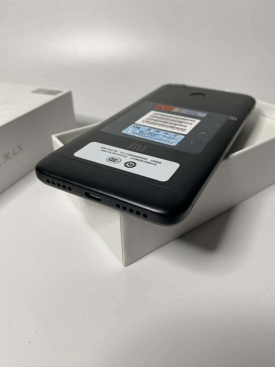 Смартфон Xiaomi Redmi 4X 2/16 ГБ, основная камера 13МП, micro SIM+nano SIM, чёрный — фото 1