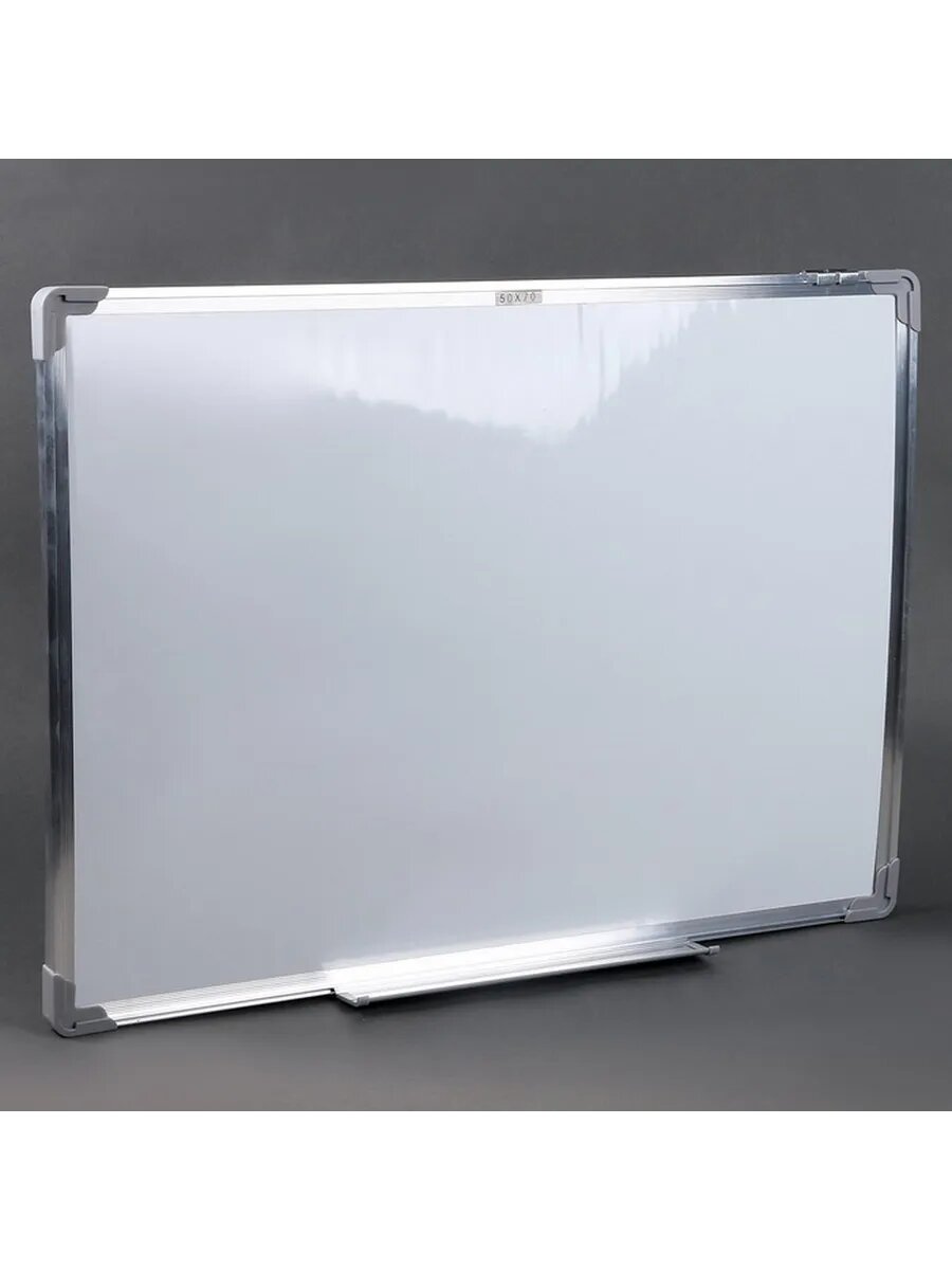 Магнитно-маркерная доска с полочкой и гофрокартоном