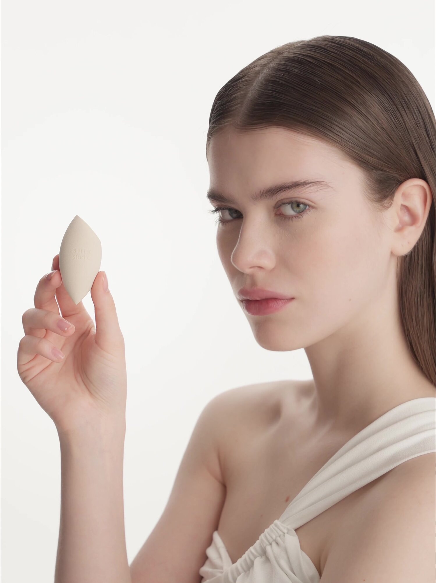 Спонж для макияжа SHIKstudio MULTIUSE MAKE-UP SPONGE для тонального крема румян и консилера бежевый — фото 1