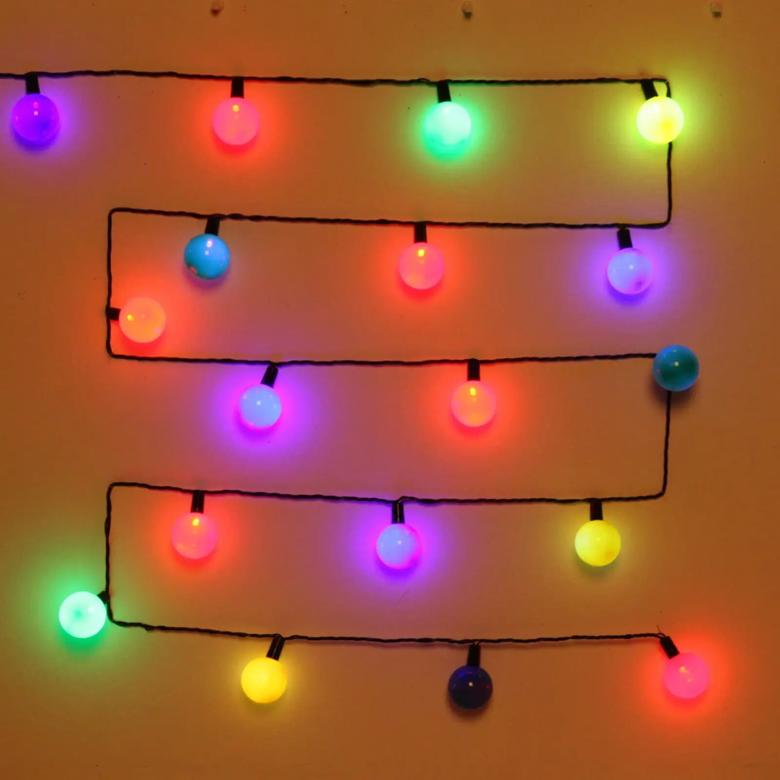 Гирлянда для дома 3м 20 ламп LED с насадками ШАР цветной d-3,5 см, черн. провод, авторежим, IP-20, Мультицвет