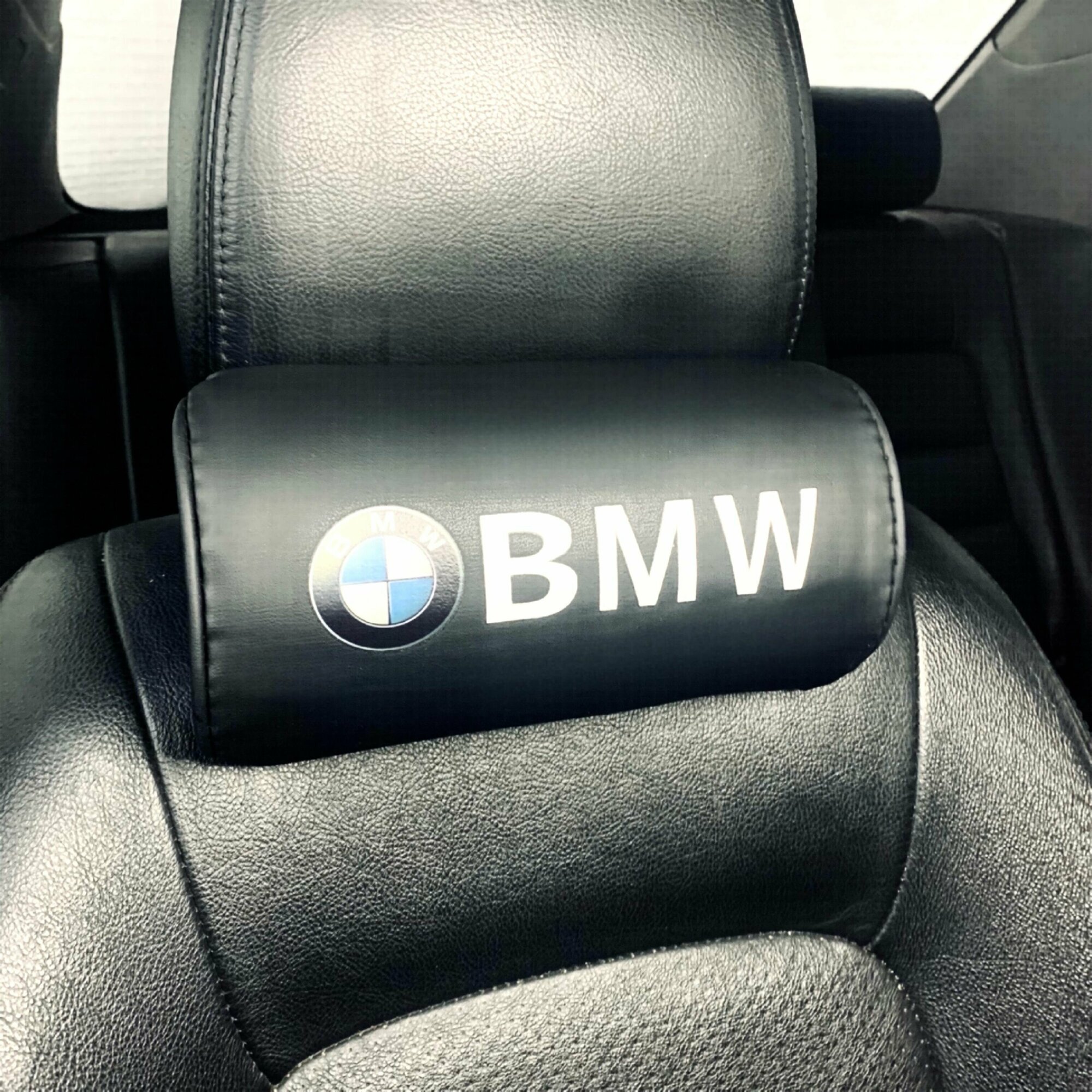 Подушка автомобильная с логотипом авто BMW/Кожаная подушка на сиденье/Подголовник