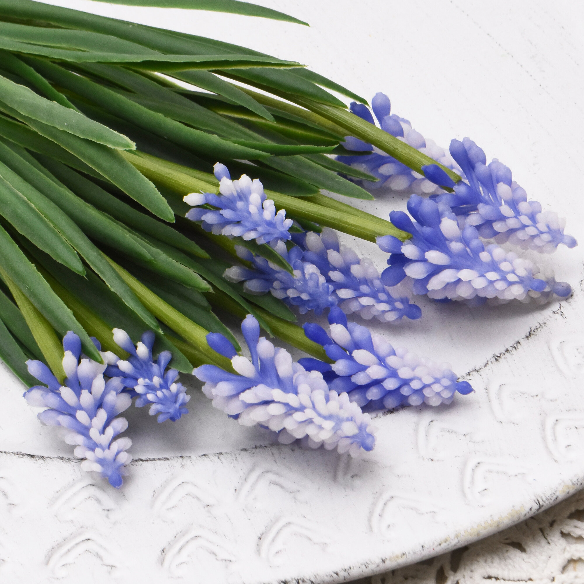 Мускари из силикона Бело-синие (12 соцветий) / Реалистичный искусственный цветок / Мускари из латекса