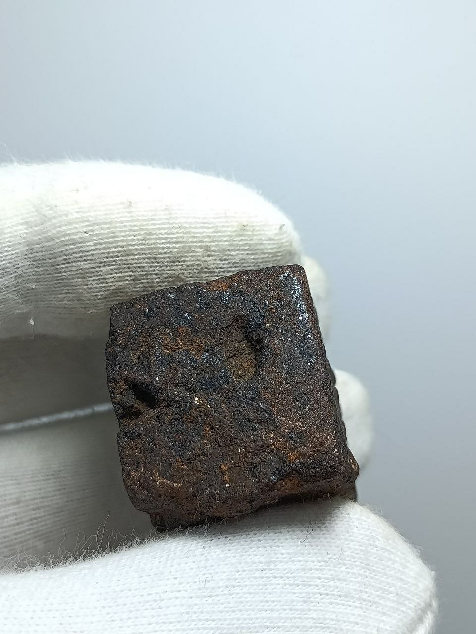 Псевдоморфоза лимонита по пириту 27 мм, 45 г — фото 1