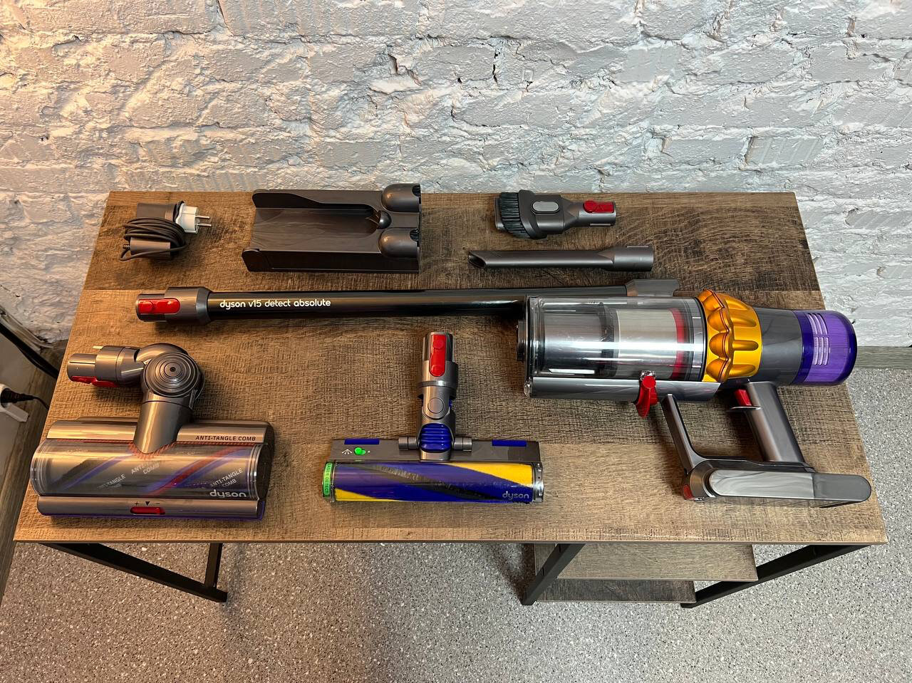 Вертикальный пылесос Dyson V15 Detect Absolute SV22