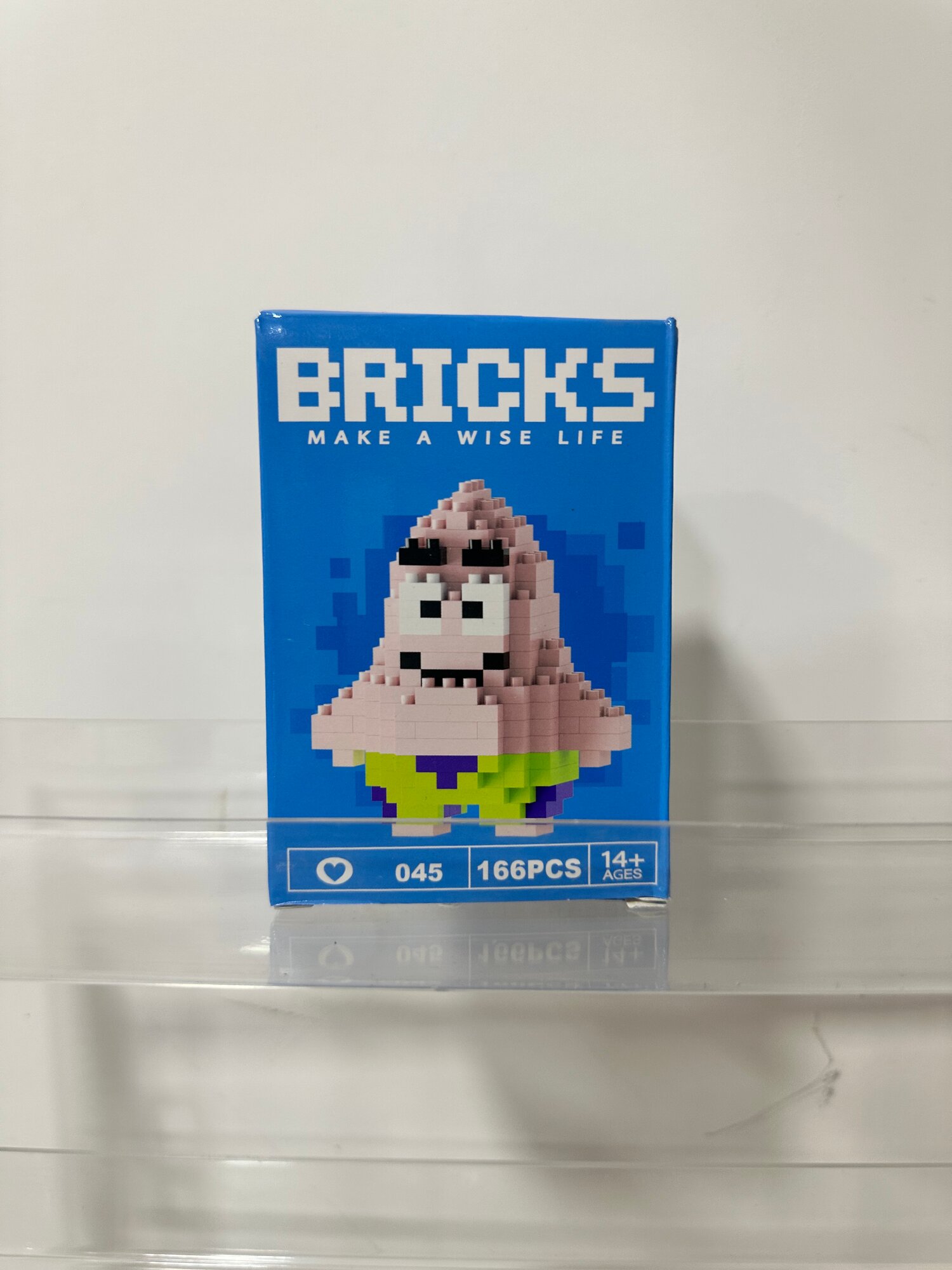 Мини-нано-конструктор в стиле персонажей Disney bricks Брикс . Развивает внимание, мелкую моторику и воображение.