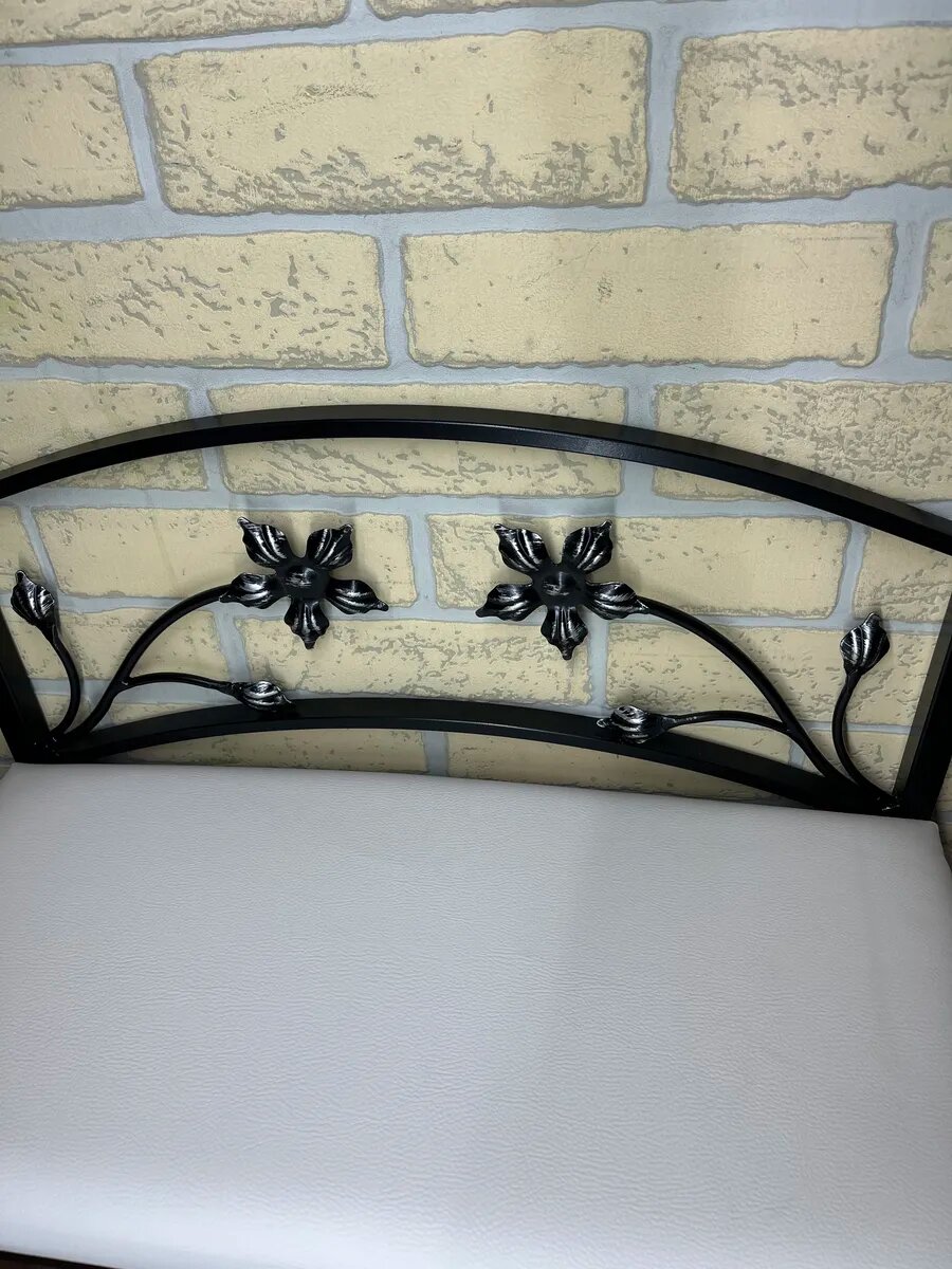 Кованая банкетка №04, Студия кованой мебели Нива, кож. зам, цвет белый — фото 1