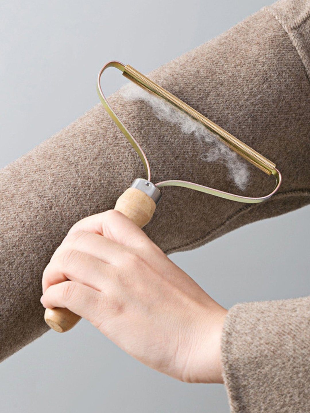 Щетка для удаления шерсти животных с ковров — фото 1